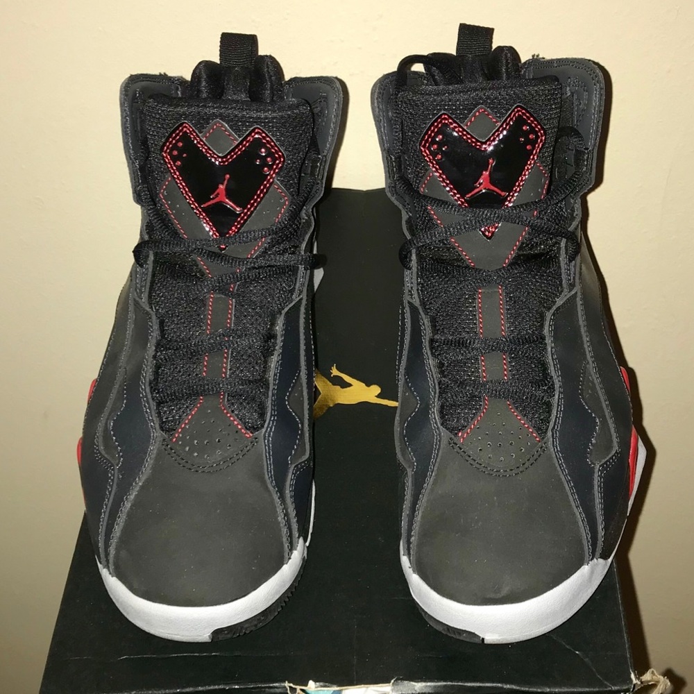 Jordan True Flight, Men’s 8.5, Black/Red/Gray Excellent Condition - Picture 3 of 8